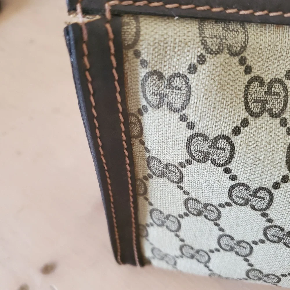 Vintage Gucci Parfums Monogram Cosmetic Bag 1970's - Picture 4 of 11